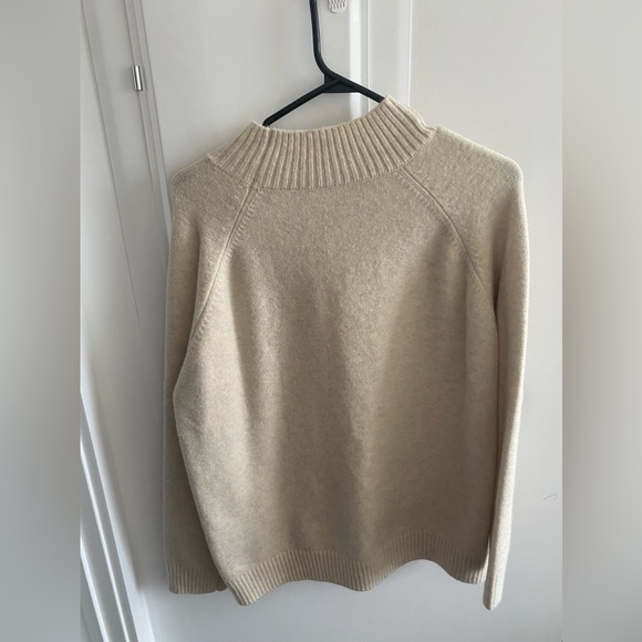 Brand new thick sweater - Picture 2 of 2